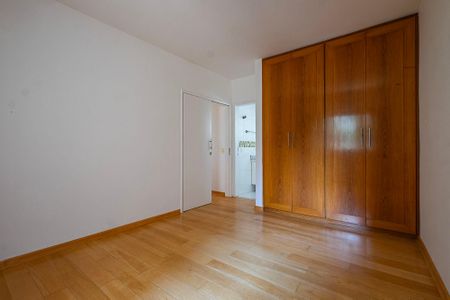 Apartamento à venda com 120m², 2 quartos e 1 vagaSuíte