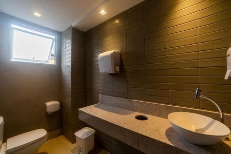 Apartamento à venda com 78m², 3 quartos e 2 vagasÁrea comum - Banheiro Salão de festas