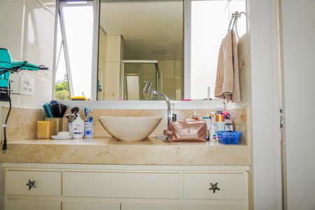 Apartamento à venda com 120m², 3 quartos e 1 vaga Apartamento à venda com 120m², 3 quartos e 1 vagaBanheiro da Suíte 1