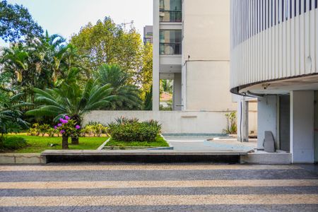 Apartamento à venda com 120m², 3 quartos e 1 vaga Apartamento à venda com 120m², 3 quartos e 1 vagaFachada