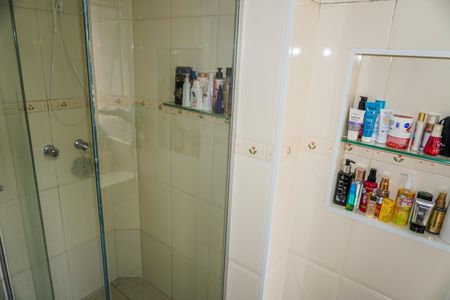 Apartamento à venda com 120m², 3 quartos e 1 vaga Apartamento à venda com 120m², 3 quartos e 1 vagaBanheiro da Suíte 1