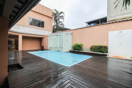 Casa para alugar com 300m², 3 quartos e 2 vagasPiscina