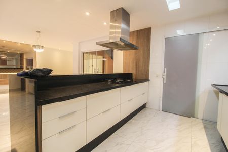 Casa para alugar com 300m², 3 quartos e 2 vagasCozinha