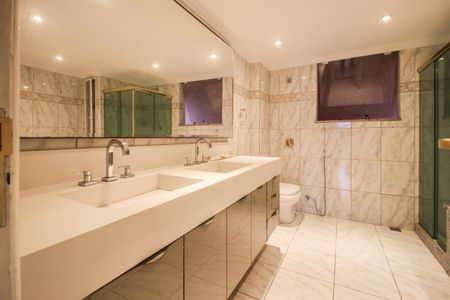 Casa para alugar com 300m², 3 quartos e 2 vagasBanheiro da Suíte