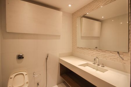 Casa para alugar com 300m², 3 quartos e 2 vagasLavabo