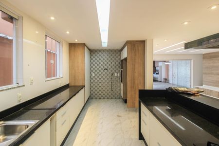 Casa para alugar com 300m², 3 quartos e 2 vagasCozinha