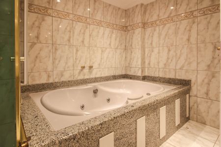 Casa para alugar com 300m², 3 quartos e 2 vagasBanheiro da Suíte