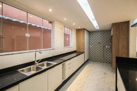 Casa para alugar com 300m², 3 quartos e 2 vagasCozinha