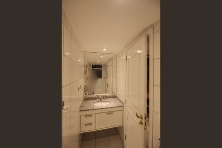 Casa para alugar com 300m², 3 quartos e 2 vagasBanheiro da Suíte 2