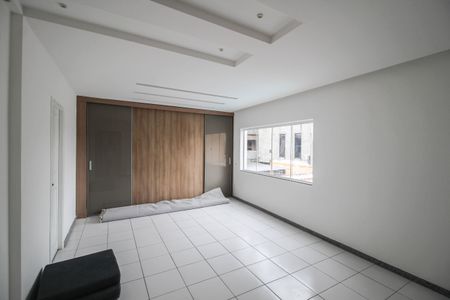 Casa para alugar com 300m², 3 quartos e 2 vagasSuíte