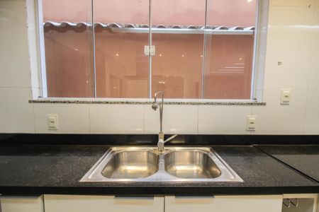 Casa para alugar com 300m², 3 quartos e 2 vagasCozinha