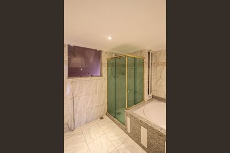 Casa para alugar com 300m², 3 quartos e 2 vagasBanheiro da Suíte