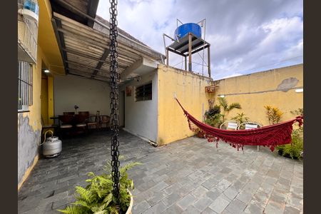 Casa à venda com 124m², 2 quartos e 3 vagas Casa à venda com 124m², 2 quartos e 3 vagasQuintal