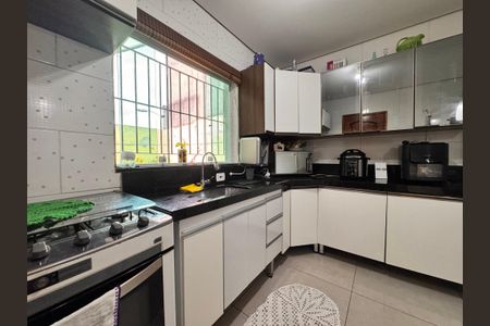 Casa à venda com 124m², 2 quartos e 3 vagas Casa à venda com 124m², 2 quartos e 3 vagasCozinha