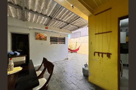 Casa à venda com 124m², 2 quartos e 3 vagas Casa à venda com 124m², 2 quartos e 3 vagasQuintal