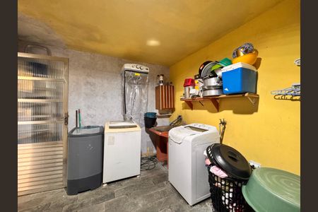 Casa à venda com 124m², 2 quartos e 3 vagas Casa à venda com 124m², 2 quartos e 3 vagasLavanderia