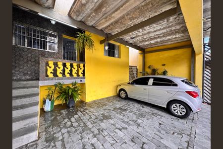 Casa à venda com 124m², 2 quartos e 3 vagas Casa à venda com 124m², 2 quartos e 3 vagasGaragem
