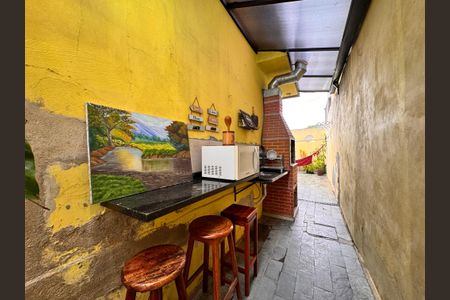 Casa à venda com 124m², 2 quartos e 3 vagas Casa à venda com 124m², 2 quartos e 3 vagasQuintal com churrasqueira