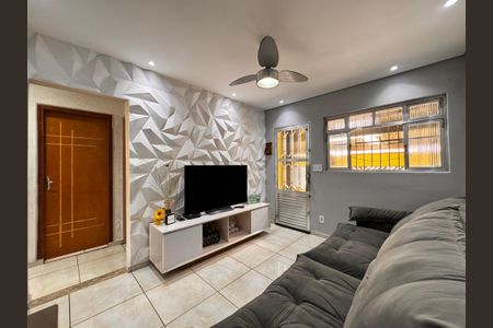 Casa à venda com 124m², 2 quartos e 3 vagas Casa à venda com 124m², 2 quartos e 3 vagasSala