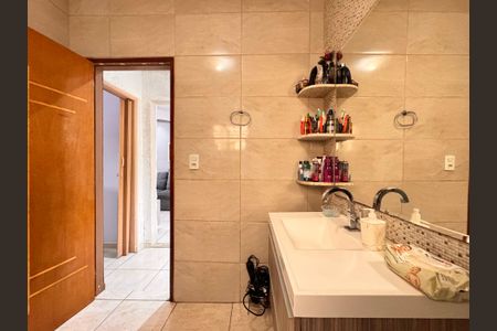 Casa à venda com 124m², 2 quartos e 3 vagas Casa à venda com 124m², 2 quartos e 3 vagasBanheiro