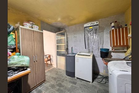 Casa à venda com 124m², 2 quartos e 3 vagas Casa à venda com 124m², 2 quartos e 3 vagasLavanderia