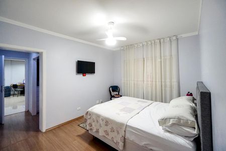 Casa à venda com 270m², 4 quartos e 2 vagasSuíte