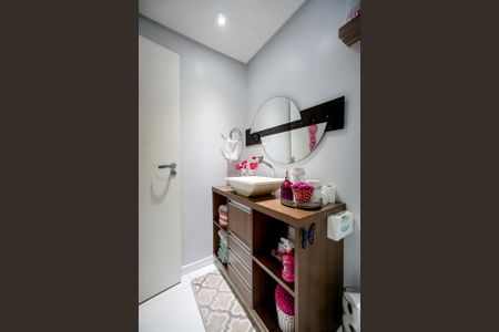 Casa à venda com 270m², 4 quartos e 2 vagasÁrea gourmet - Banheiro Social