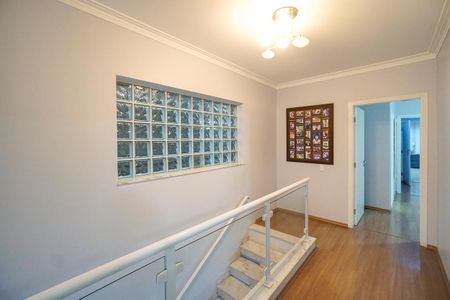 Casa à venda com 270m², 4 quartos e 2 vagasHall da escada