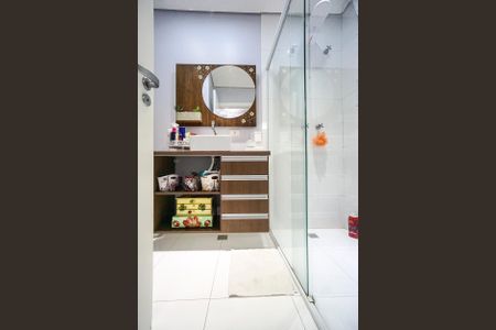 Casa à venda com 270m², 4 quartos e 2 vagasBanheiro da suíte