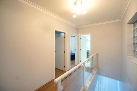 Casa à venda com 270m², 4 quartos e 2 vagasHall da escada