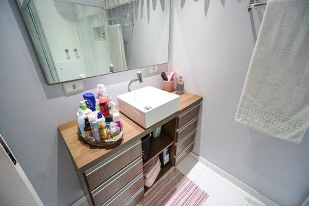 Casa à venda com 270m², 4 quartos e 2 vagasBanheiro social