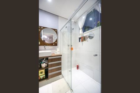 Casa à venda com 270m², 4 quartos e 2 vagasBanheiro da suíte