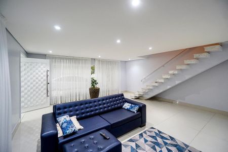 Casa à venda com 270m², 4 quartos e 2 vagasSala