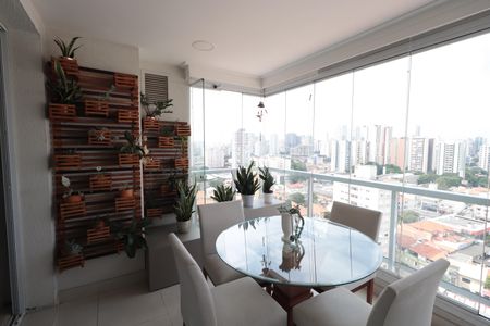 Apartamento à venda com 65m², 2 quartos e 1 vagaSacada