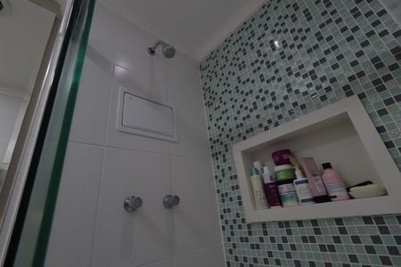 Apartamento à venda com 65m², 2 quartos e 1 vagaBanheiro Social