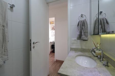 Apartamento à venda com 65m², 2 quartos e 1 vagaBanheiro Social