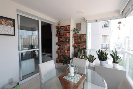 Apartamento à venda com 65m², 2 quartos e 1 vagaSacada