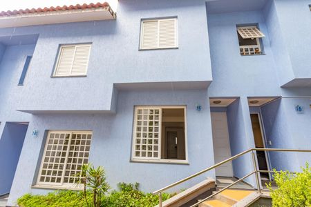 Casa de condomínio à venda com 215m², 3 quartos e 2 vagas Casa de condomínio à venda com 215m², 3 quartos e 2 vagasFachada da casa