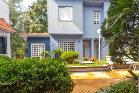 Casa de condomínio à venda com 216m², 3 quartos e 2 vagas Casa de condomínio à venda com 216m², 3 quartos e 2 vagasVista da sala