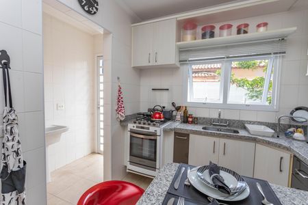 Casa de condomínio à venda com 216m², 3 quartos e 2 vagas Casa de condomínio à venda com 216m², 3 quartos e 2 vagasCozinha