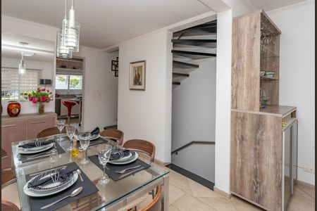 Casa de condomínio à venda com 216m², 3 quartos e 2 vagas Casa de condomínio à venda com 216m², 3 quartos e 2 vagasSala