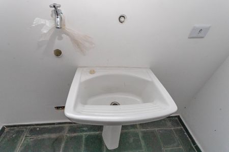 Casa de condomínio à venda com 215m², 3 quartos e 2 vagasÁrea de serviço