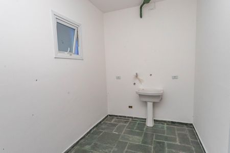 Casa de condomínio à venda com 215m², 3 quartos e 2 vagasÁrea de serviço