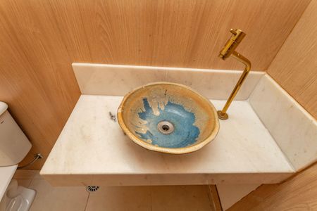 Casa de condomínio à venda com 215m², 3 quartos e 2 vagasLavabo