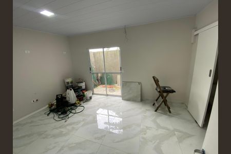 Casa para alugar com 96m², 2 quartos e 1 vagaSaída quintal 