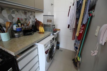 Apartamento à venda com 80m², 2 quartos e 1 vagaÁrea de Serviço