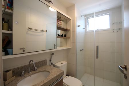 Apartamento à venda com 80m², 2 quartos e 1 vagaBanheiro da Suíte