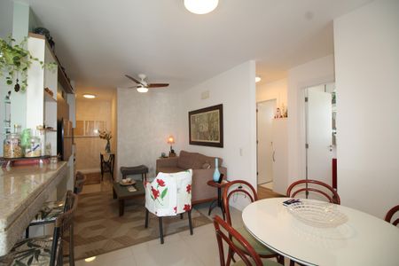 Apartamento à venda com 80m², 2 quartos e 1 vagaSala