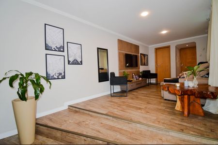 Casa à venda com 200m², 3 quartos e 2 vagas Casa à venda com 200m², 3 quartos e 2 vagasSala