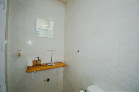 Casa à venda com 200m², 3 quartos e 2 vagas Casa à venda com 200m², 3 quartos e 2 vagasBanheiro da Suíte 1